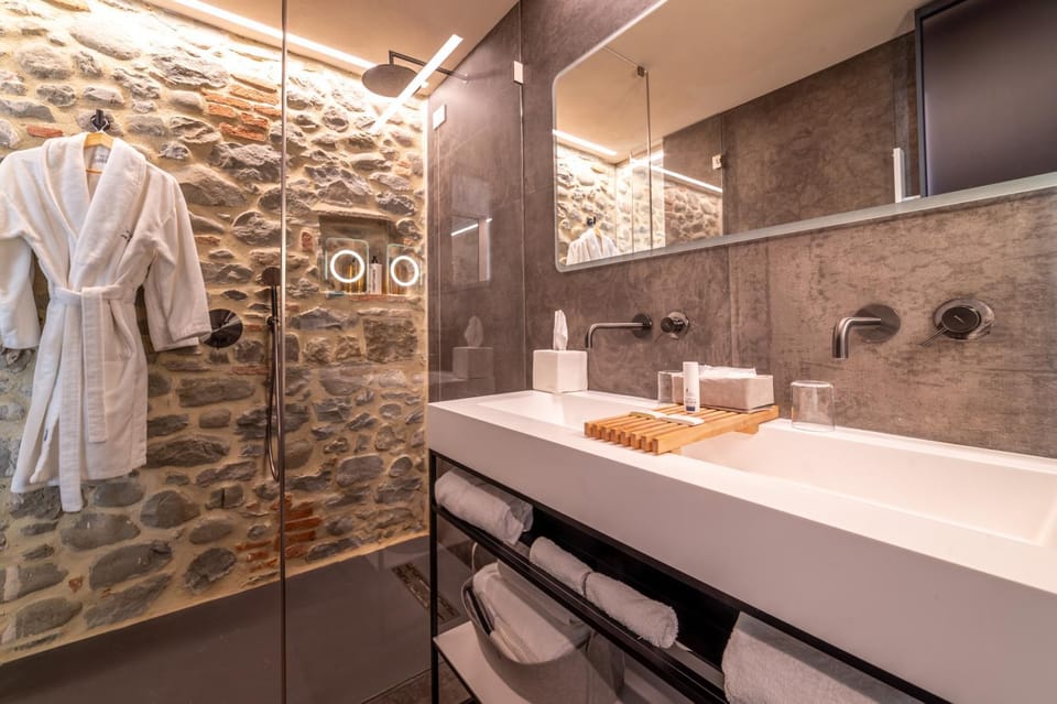 Shower, Bathroom, towels