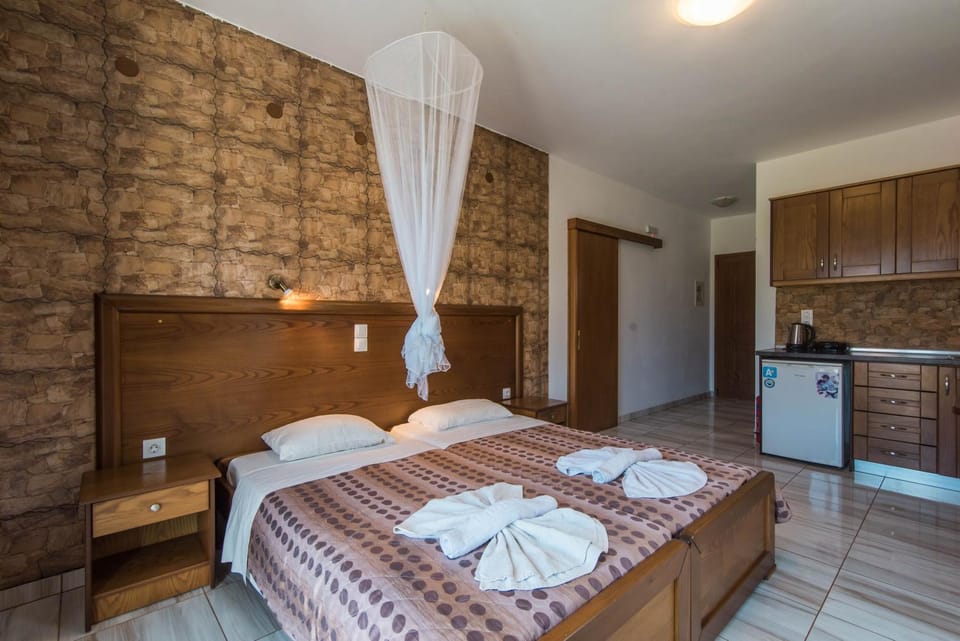 Property building, Living room, Bedroom