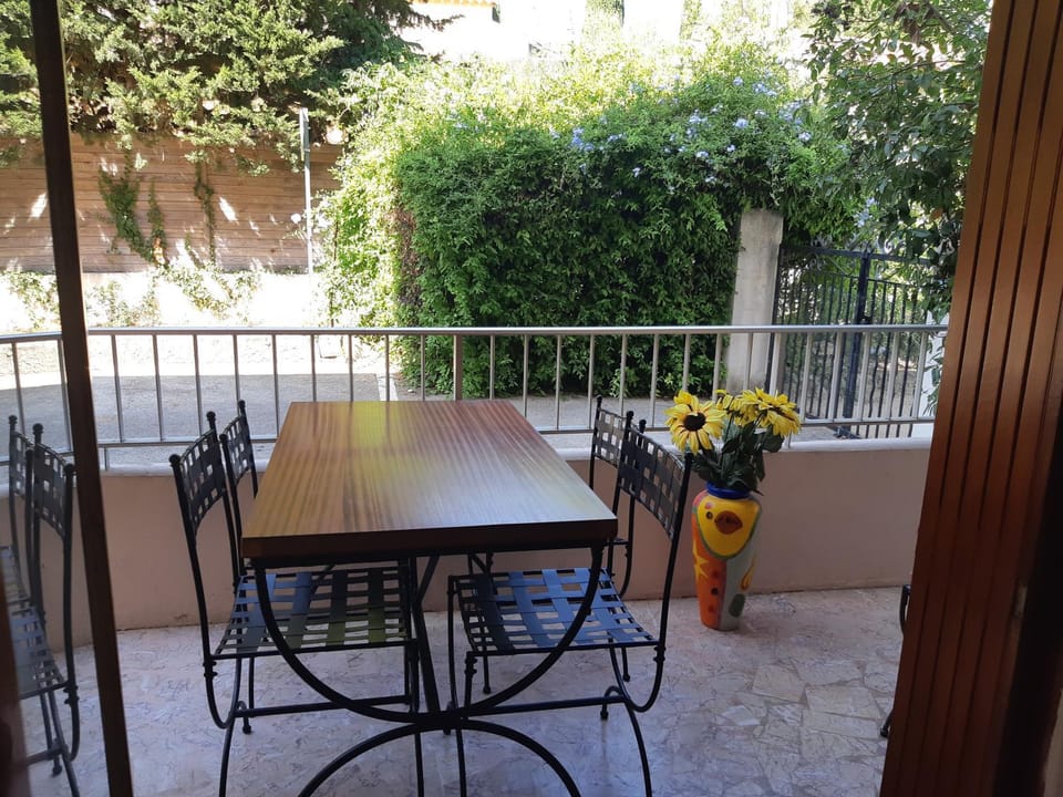 SANARY/MER 6 personnes Apartment in Sanary-sur-Mer
