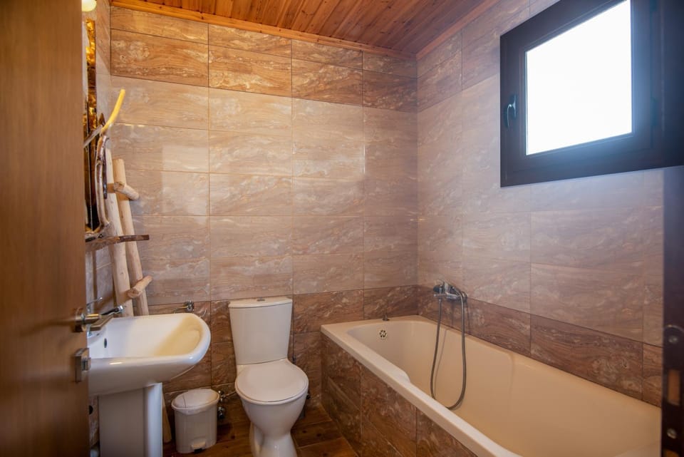 Bathroom, Living room