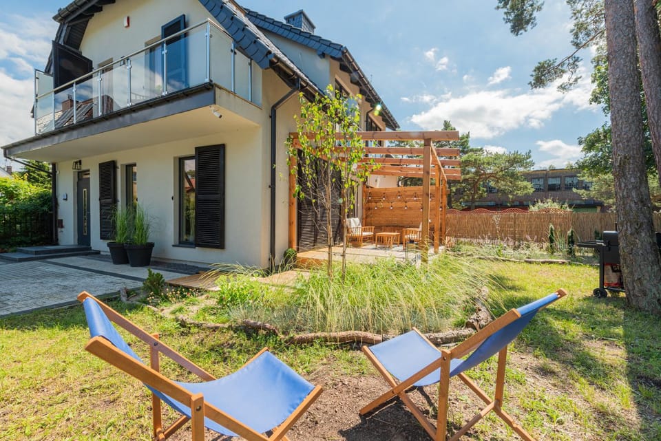 Property building, Garden, Balcony/Terrace, Windsurfing