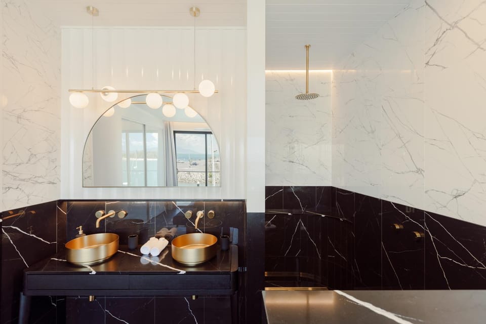 NEW! Dacha on Maggie No#2, Unrivaled Island Luxury House in Queensland