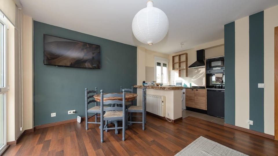 TV and multimedia, Kitchen or kitchenette, Dining area