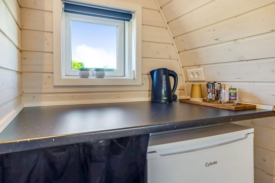 Coffee/tea facilities, Kitchen or kitchenette