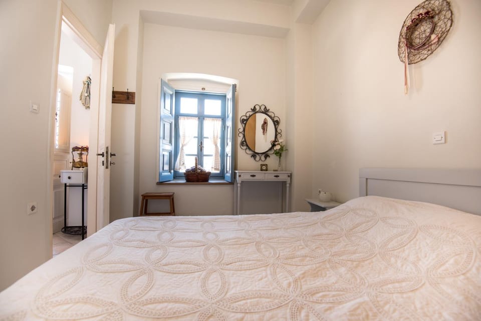Amazing View-Traditional Home Apartment in Kalymnos