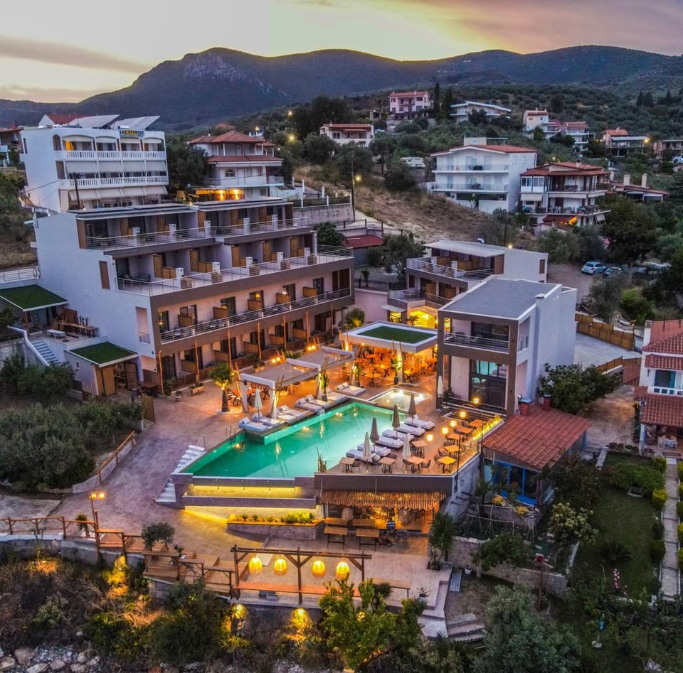 Property building, Restaurant/places to eat, Day, Natural landscape, Bird's eye view, City view, Mountain view, Pool view, Sea view, Sea view, Sunrise, Sunset