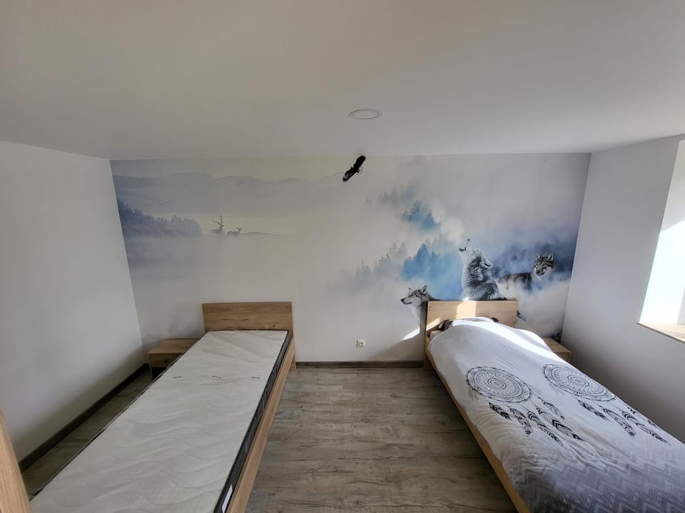 Photo of the whole room, Bedroom