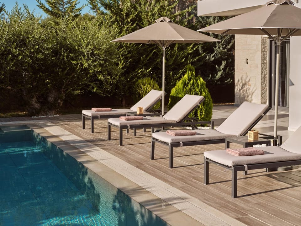 Property building, Swimming pool, Breakfast