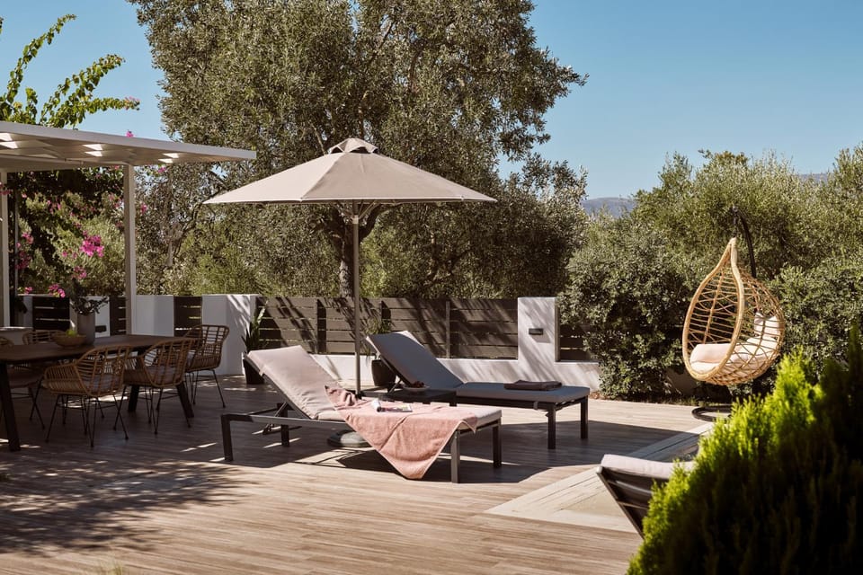 Seating area, Swimming pool, sunbed