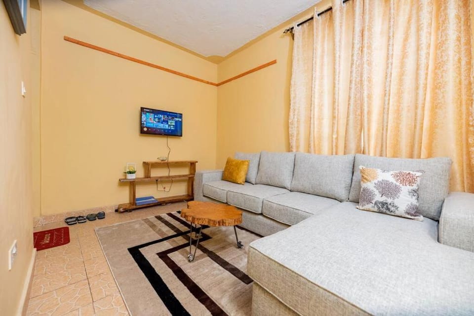 Communal lounge/ TV room, TV and multimedia, Living room, Seating area