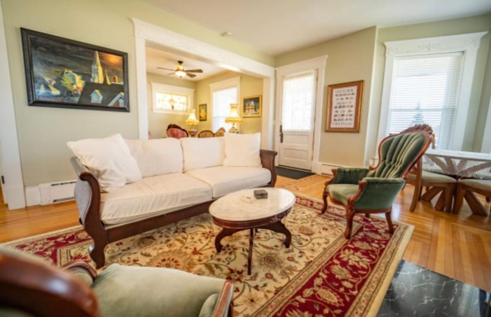 The Victorian Guesthouse Bed & Breakfast Bed and Breakfast in Ohio