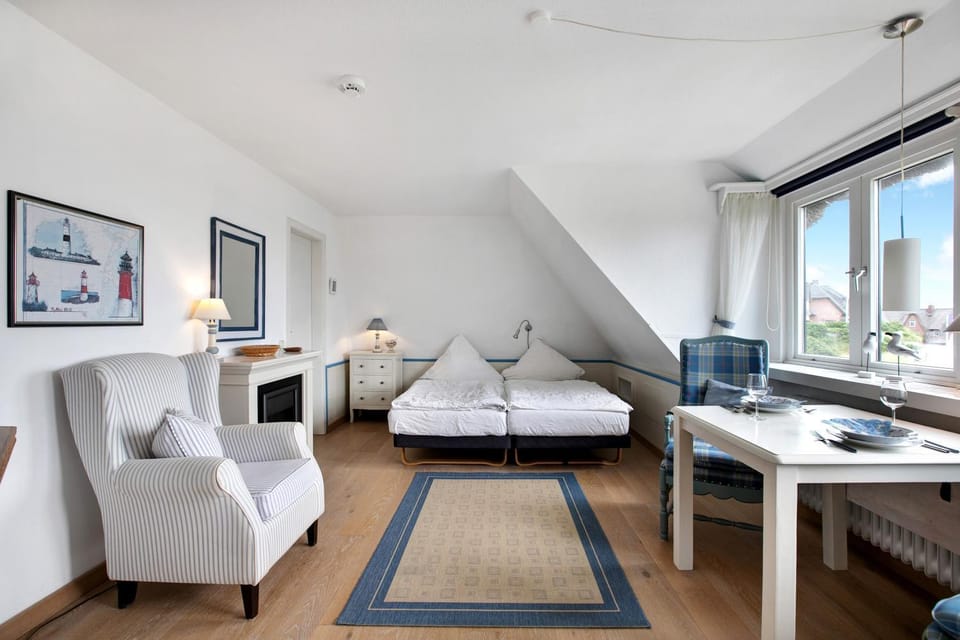 Property building, Living room, Bedroom