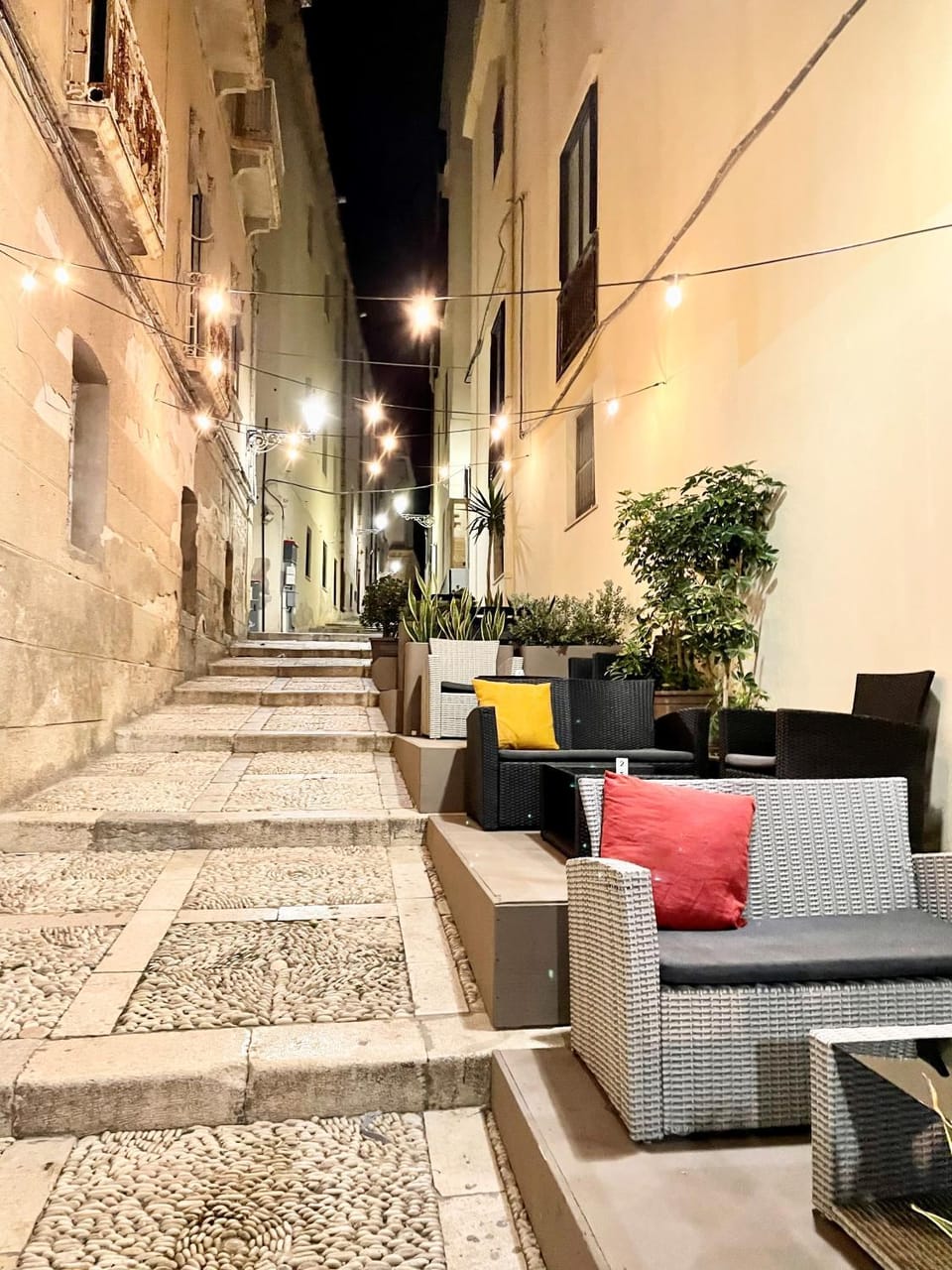 Property building, Patio, Restaurant/places to eat