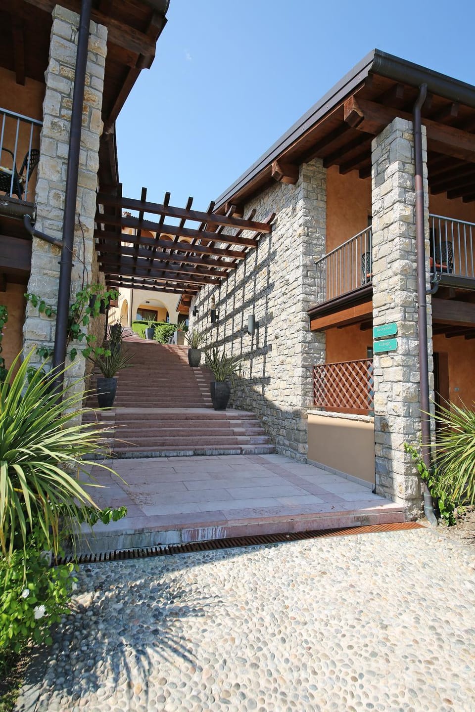 Property building, Facade/entrance, Day