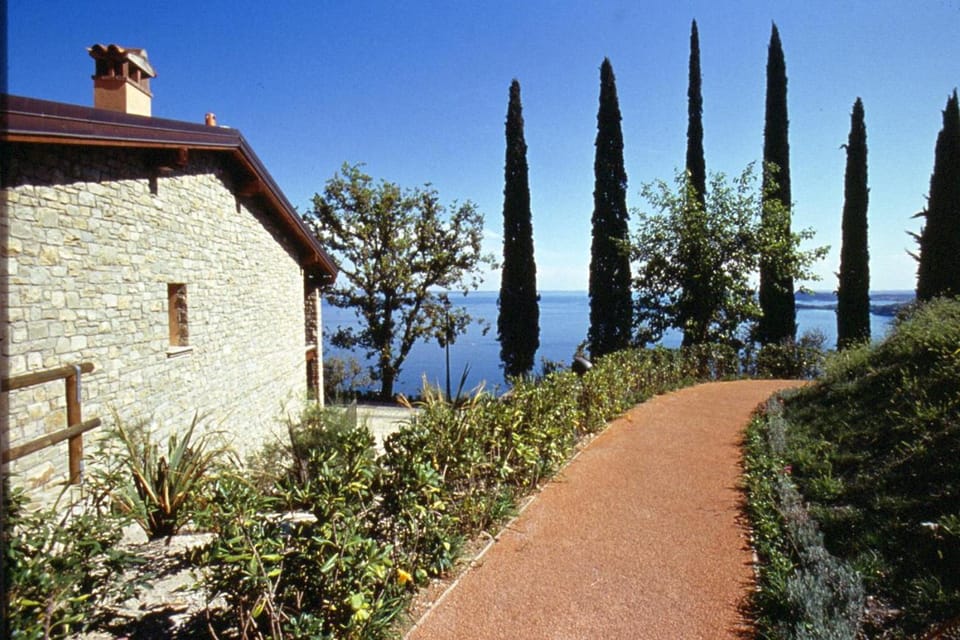 Appartamenti Borgo Apartment in Lake Garda