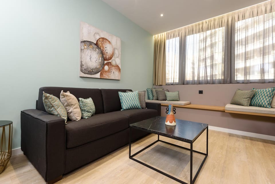 Living room, Seating area