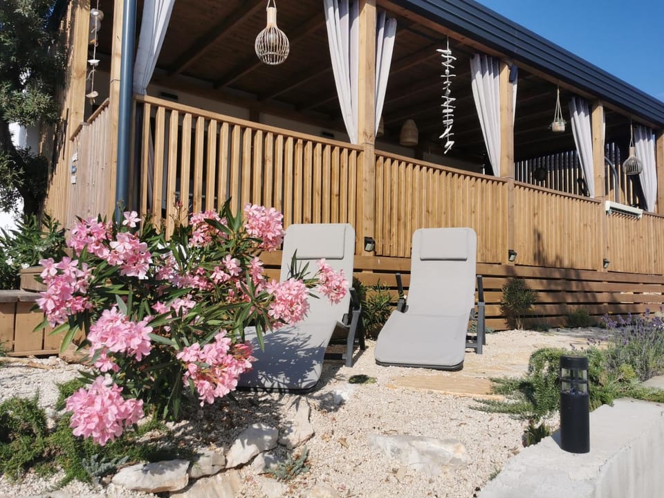 Property building, sunbed