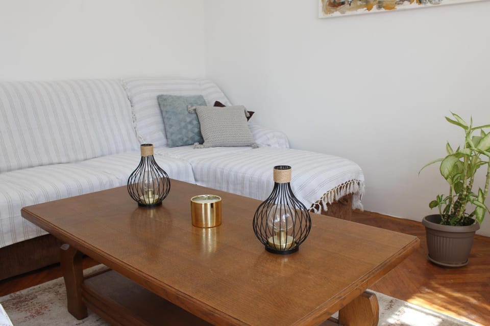 Living room, Decorative detail, Seating area