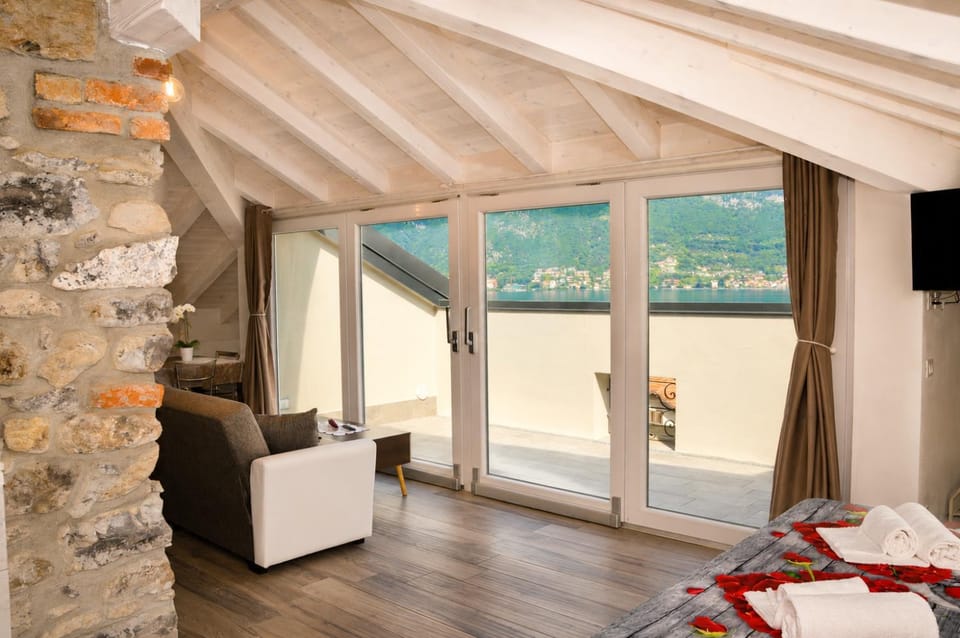 Lake view, Lake view, Mountain view, Mountain view