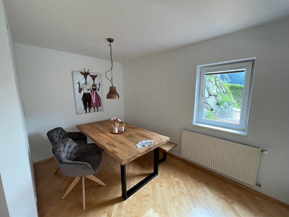Dining area, Food, Garden view