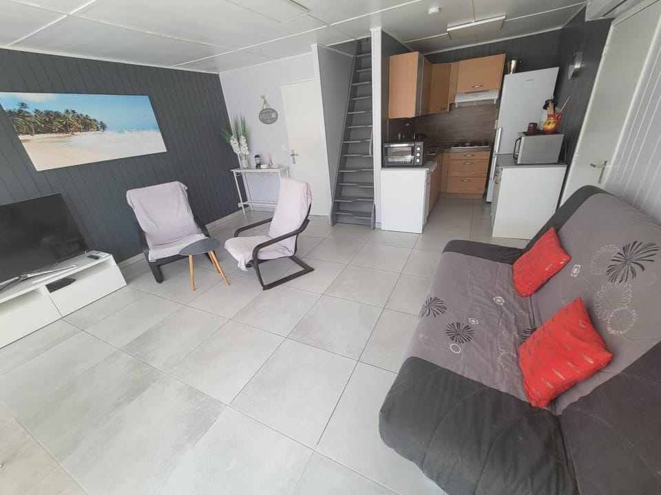 Belle villa de vacances climatisée, residence TAMARIS, wifi, 2 chambres 4 à 6 couchages, accès payant pour les piscines et animations , PORTIRAGNES PLAGE LRTAMA57 Villa in Portiragnes