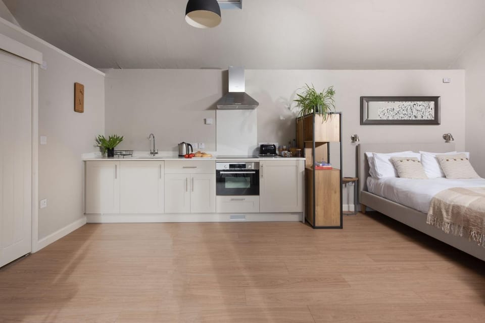 Bed, Kitchen or kitchenette