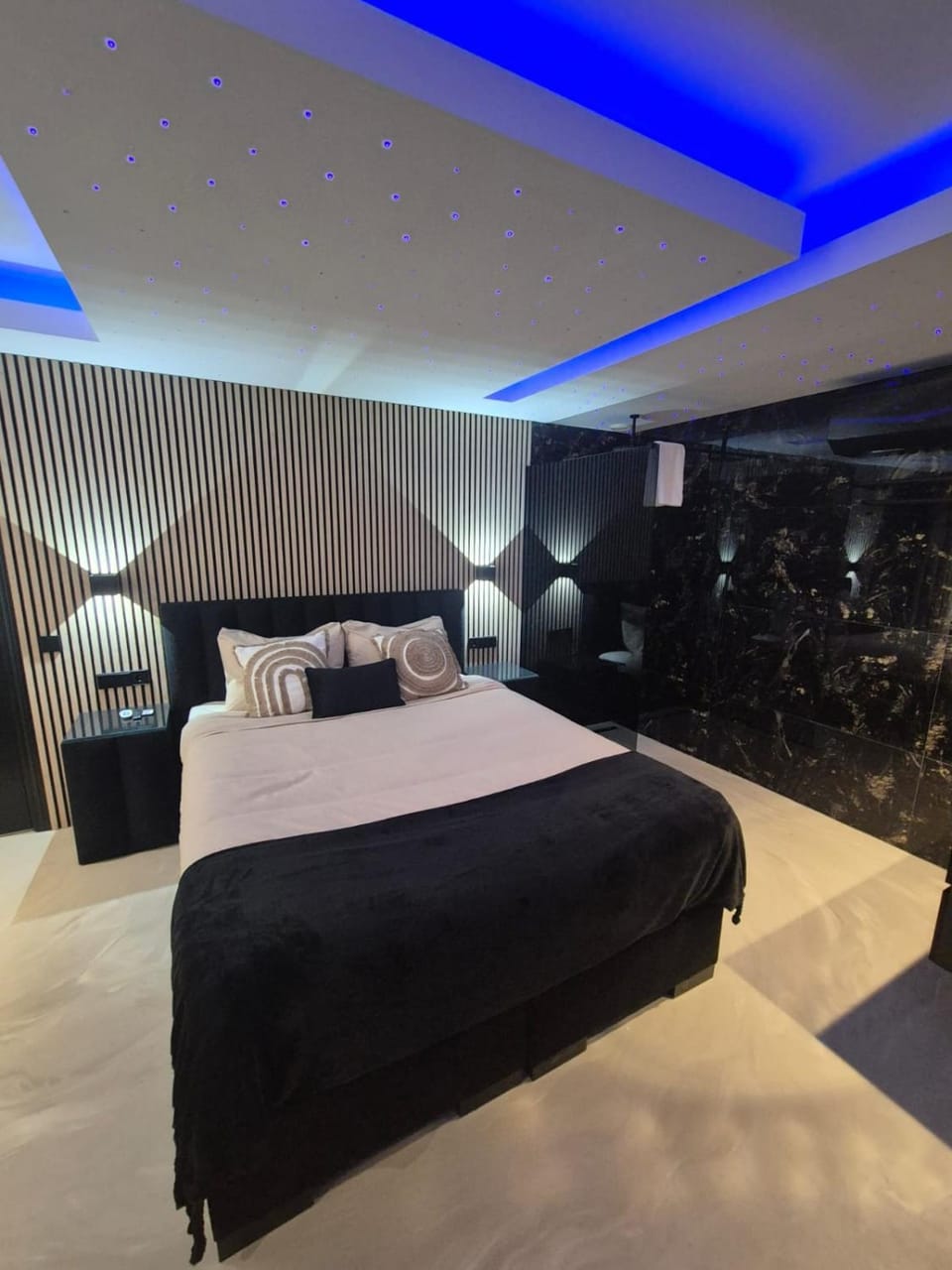 Shower, Bed