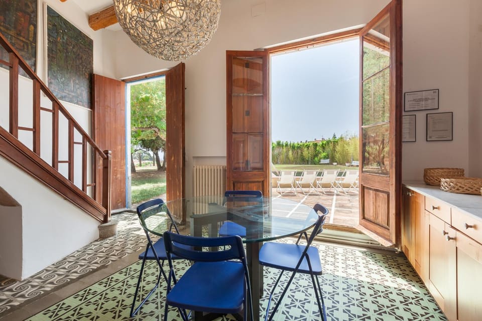 Property building, Living room