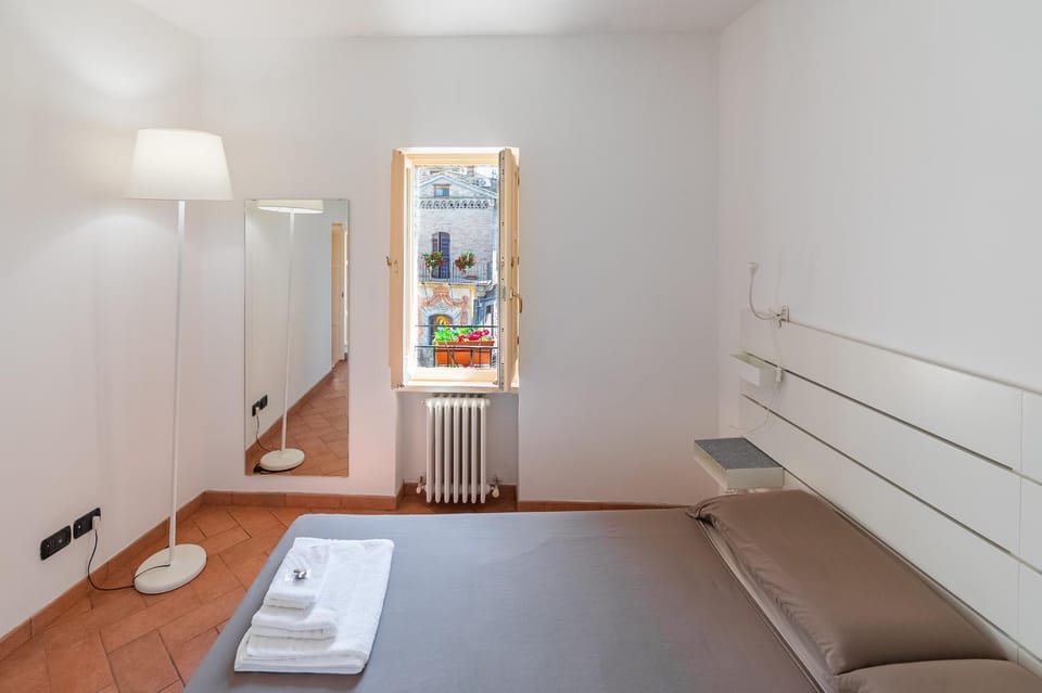 Photo of the whole room, Bedroom