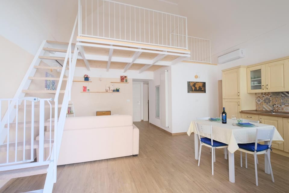 Living room, Photo of the whole room, Seating area