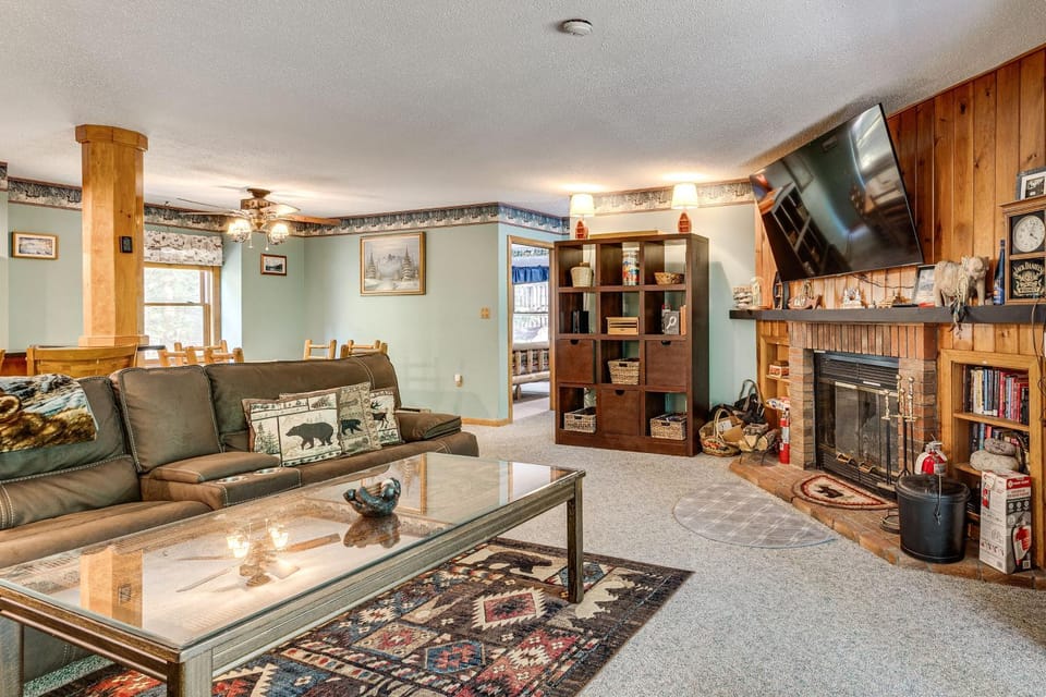 Riverfront Retreat w/ Deck: 1 Mi to Loon Mtn! House in Woodstock