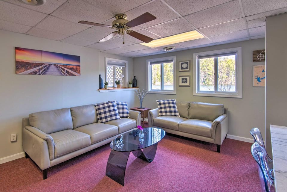 Lakefront Retreat w/ Kayaks, Grill, Fire Pit! House in Deerfield
