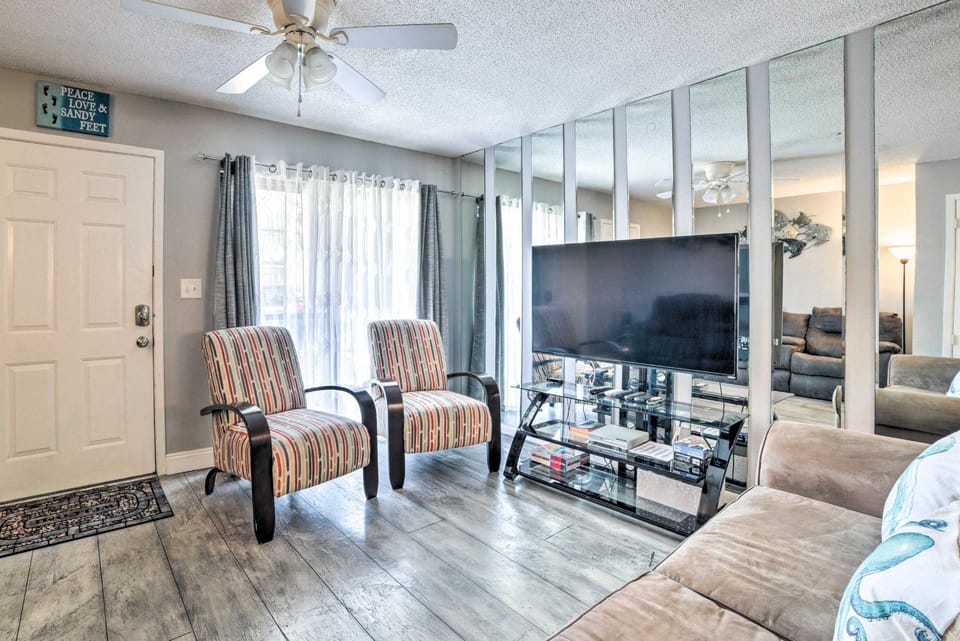 Beautiful PCB Townhome: Balcony & Resort Amenities House in Panama City Beach