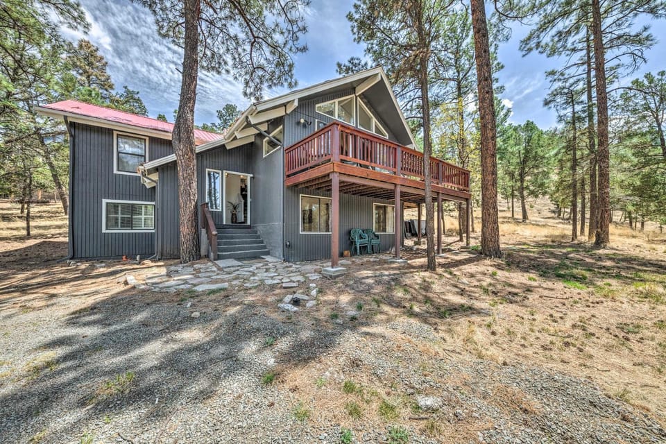 Unique & Modern Alto Home w/ Private Hot Tub! House in Alto