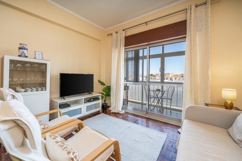 Communal lounge/ TV room, Balcony/Terrace, Living room