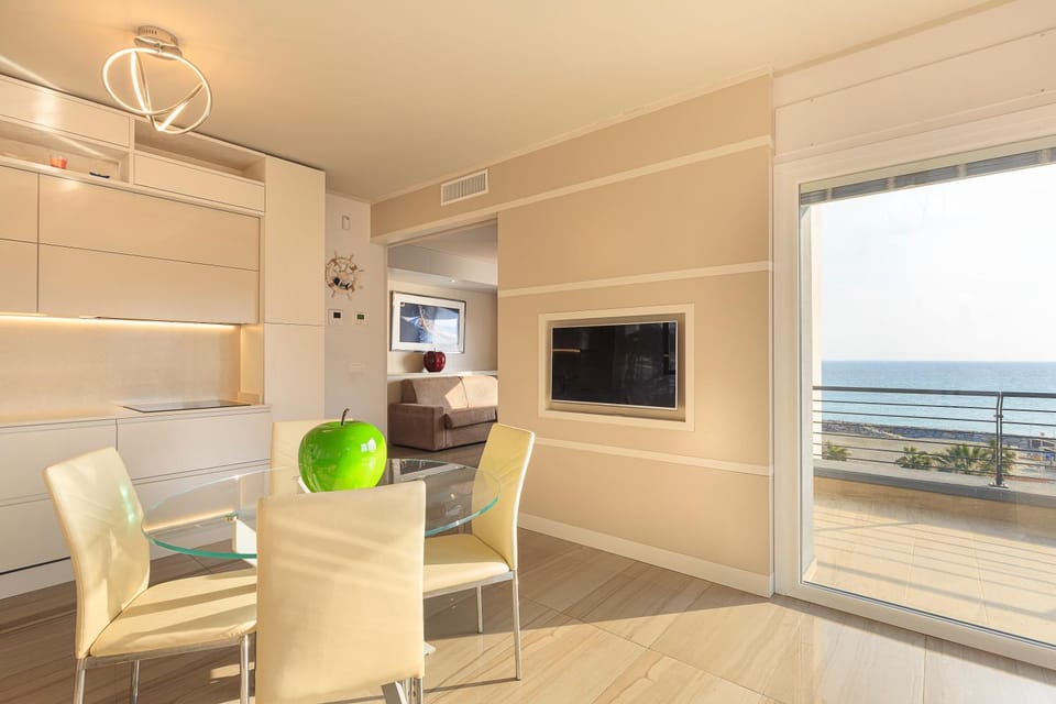 Dining area, Sea view