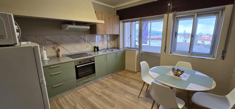 Kitchen or kitchenette, Dining area, oven, pet friendly, stove, toaster