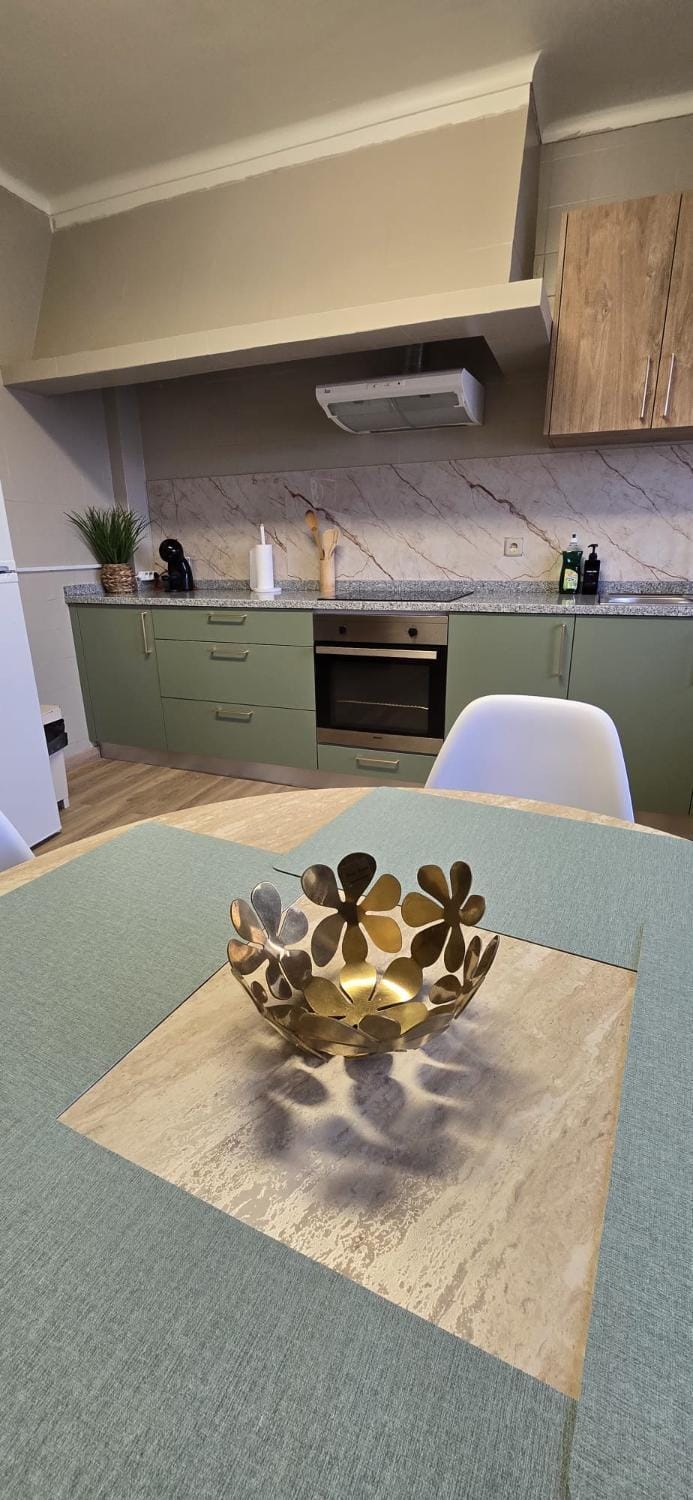 Kitchen or kitchenette, Dining area, stove