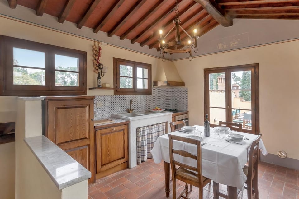 Property building, Kitchen or kitchenette, Living room