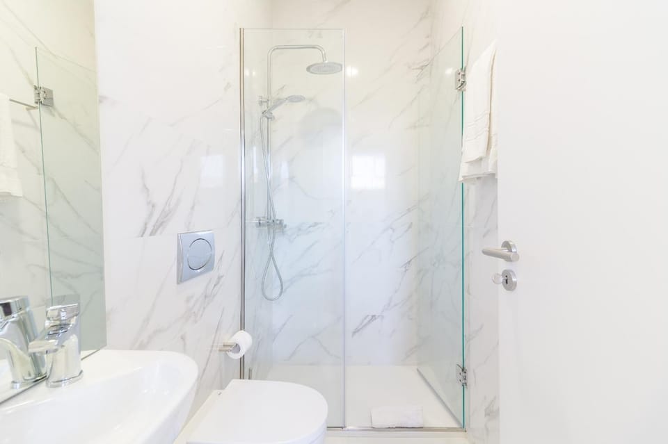 OHH- Padre António Vieira flat D - 2bedroom near the train station Apartment in Porto