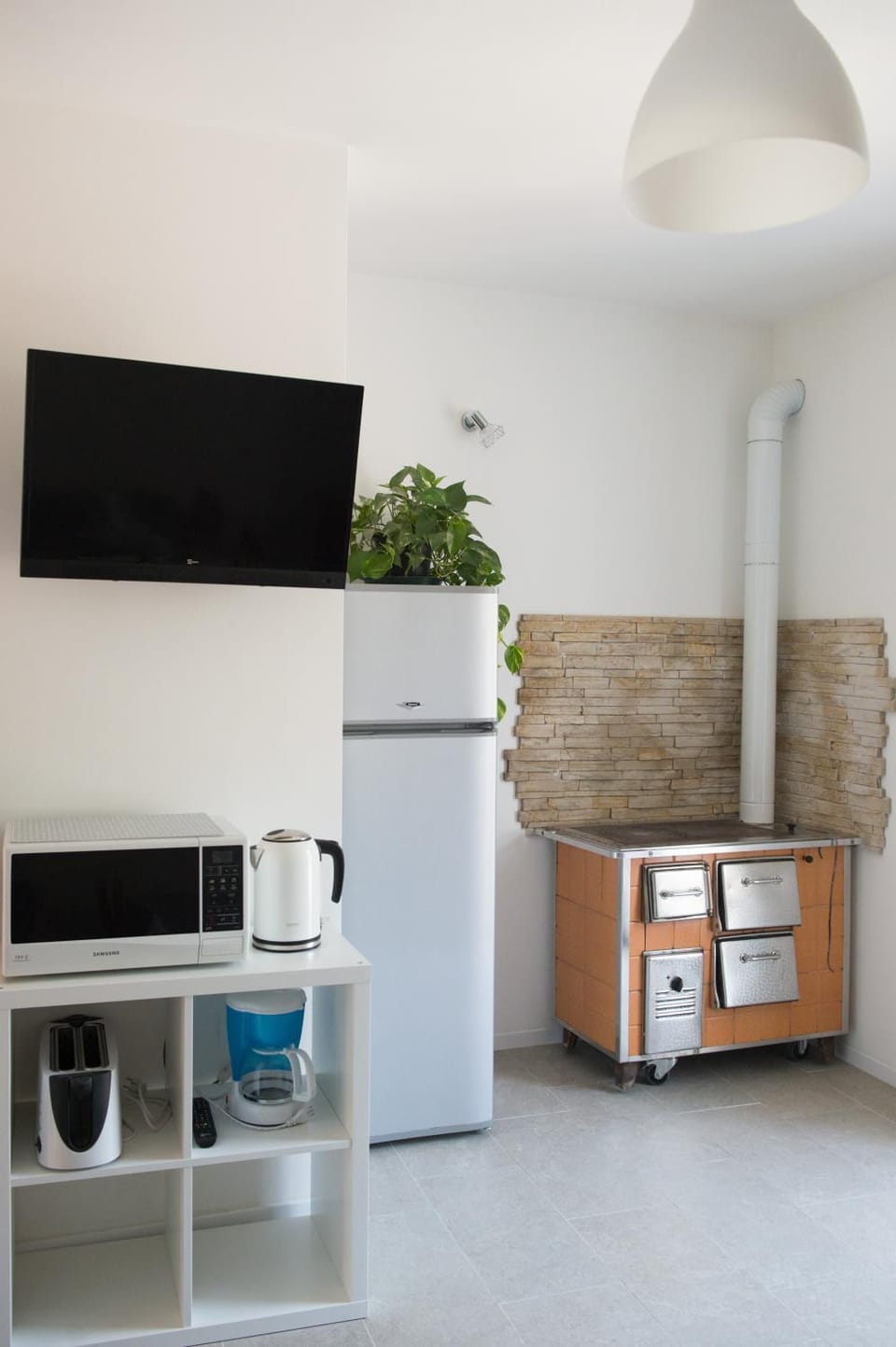 SunFlower Apartment in Tenno