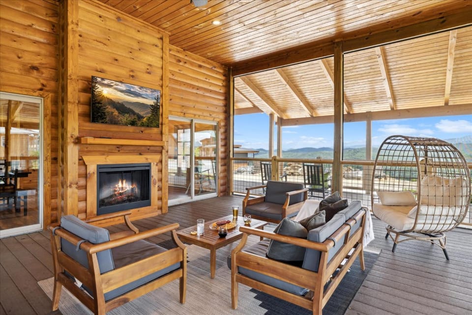 Patio, Balcony/Terrace, Mountain view, fireplace