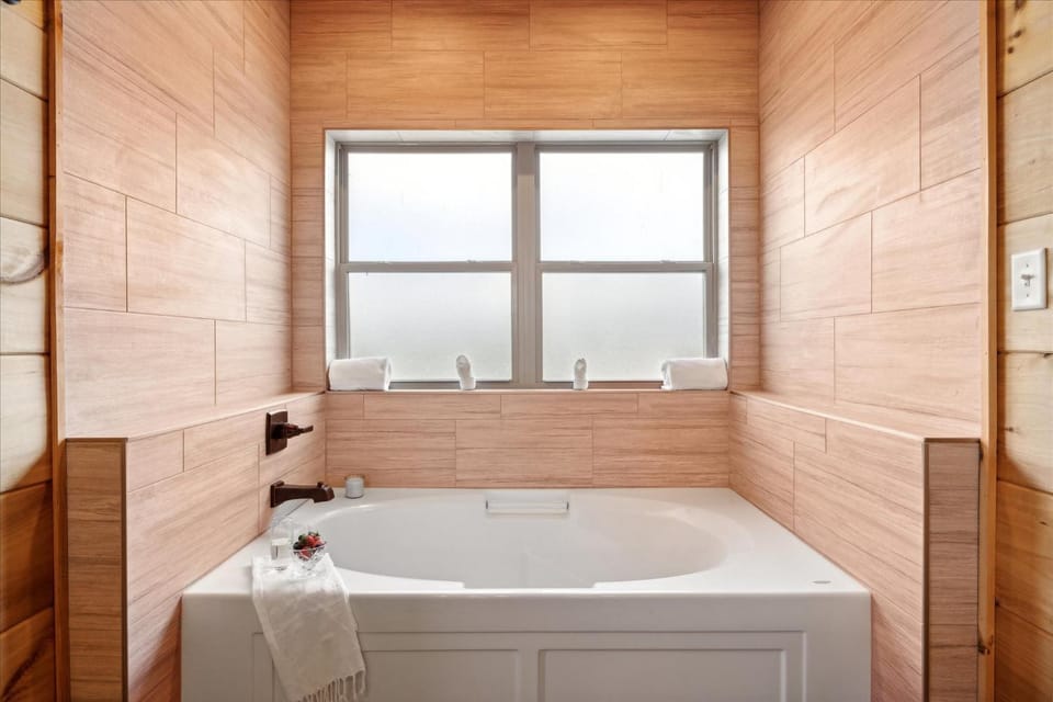 Cabin Goals ✨ Private Pool, Hot Tub + Epic Views! - Eaglebend Cabin Cabin in Sevier County