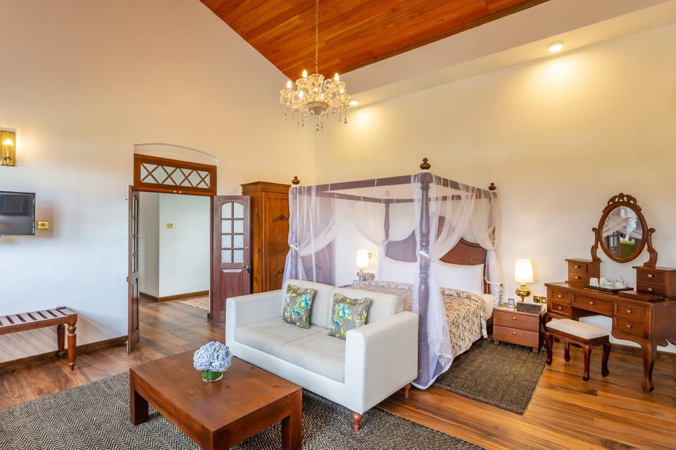 Bed, Living room, Bedroom
