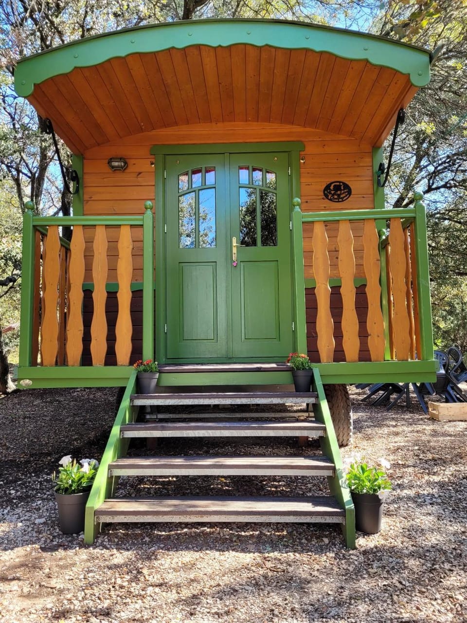 La Roulotte des Oliviers Campground/ 
RV Resort in Bédoin