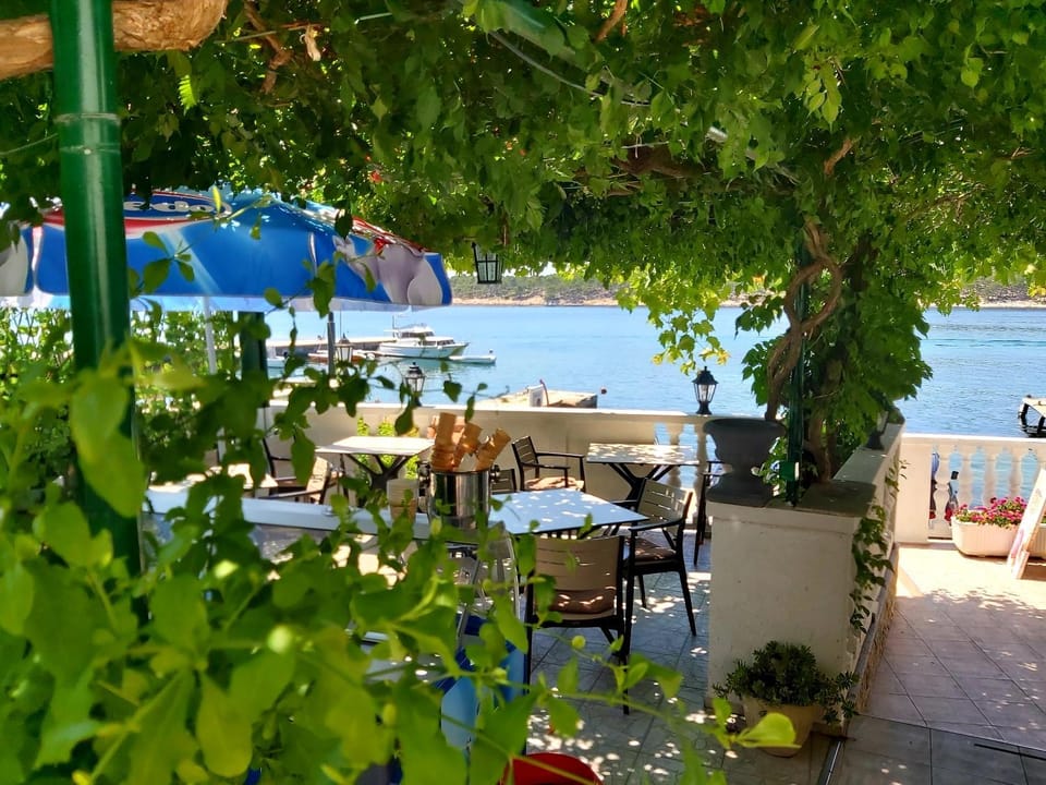 Patio, Restaurant/places to eat, Garden, Garden view, Sea view