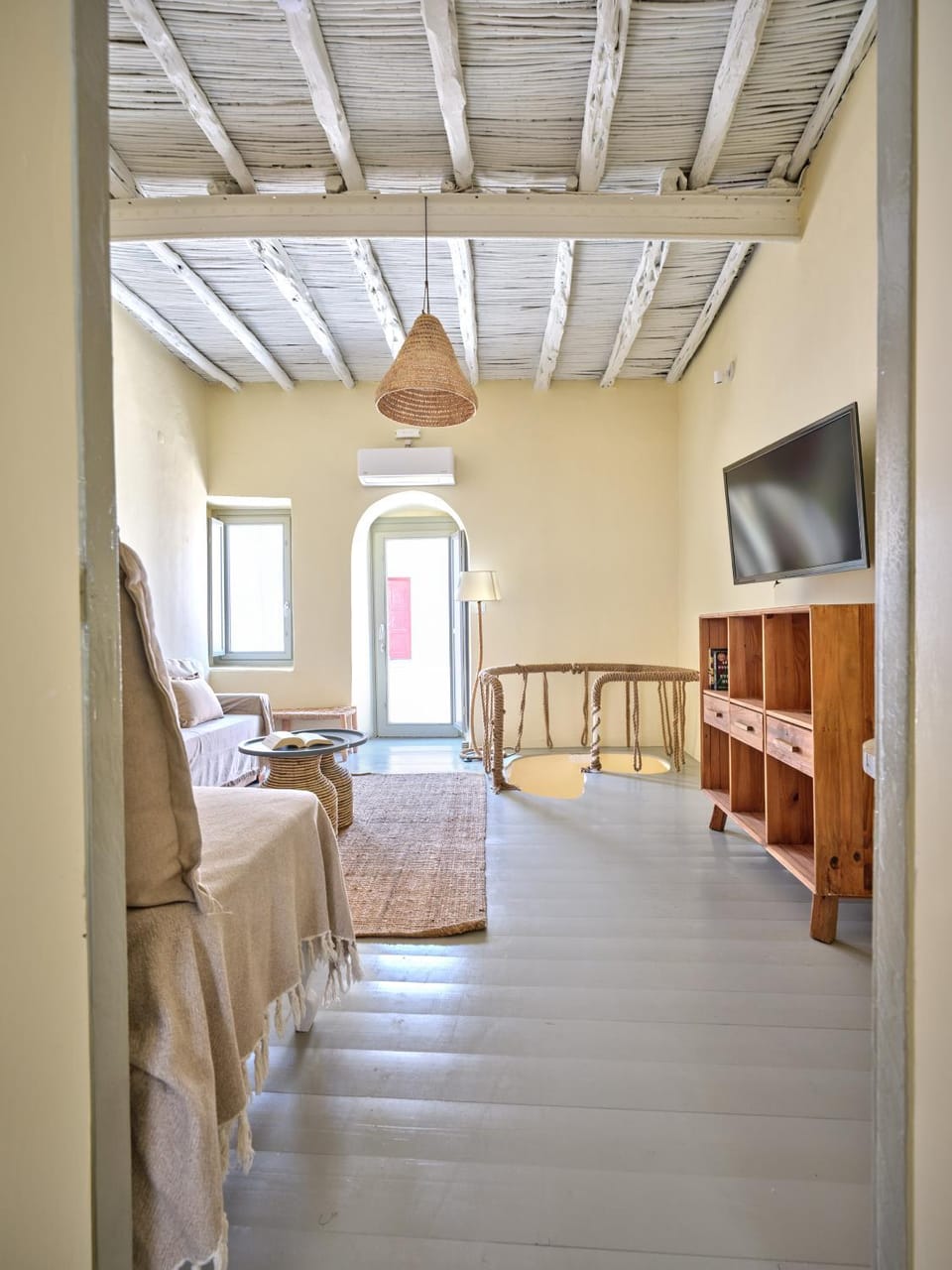 TV and multimedia, Balcony/Terrace, Living room, Bedroom, air conditioner