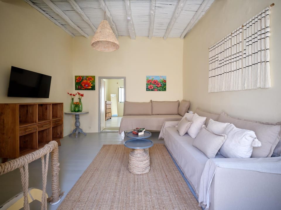 TV and multimedia, Balcony/Terrace, Living room, Seating area, Evening entertainment, Bedroom, air conditioner