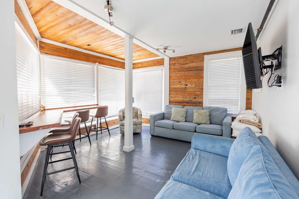 Commodore's Cove Apartment in Key West