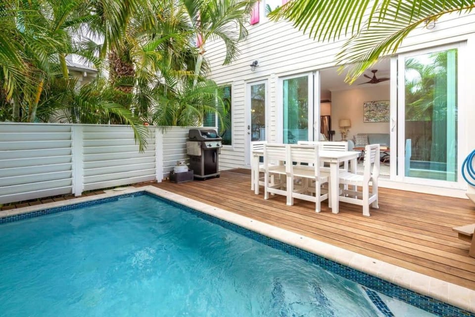 Southernmost View -Pool & Water Views House in Key West